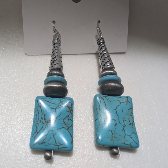 🛍️4 For $15🛍️ Vintage Turquoise Dangle Earrings with Textured Accents - Picture 1 of 12